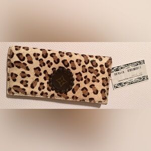 Chic Leopard Print Wallet with Brown Details